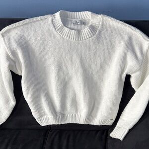 Hollister Classic White Crew Neck Sweater